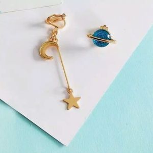 Beautiful fashion earrings Saturn/moon/star NWT